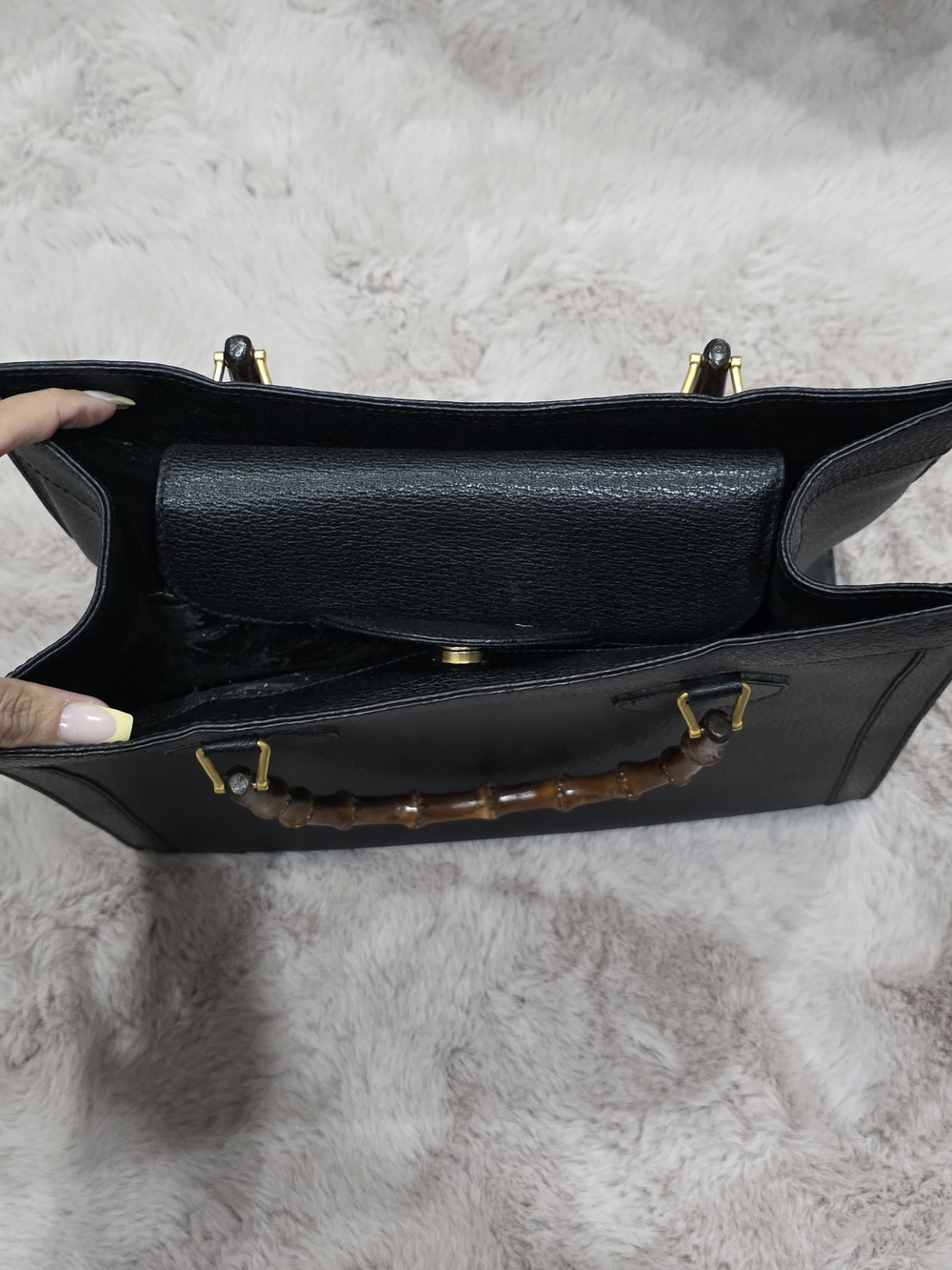 Gucci Vintage Black Leather Tote with Bamboo Handles - Picture 5 of 16